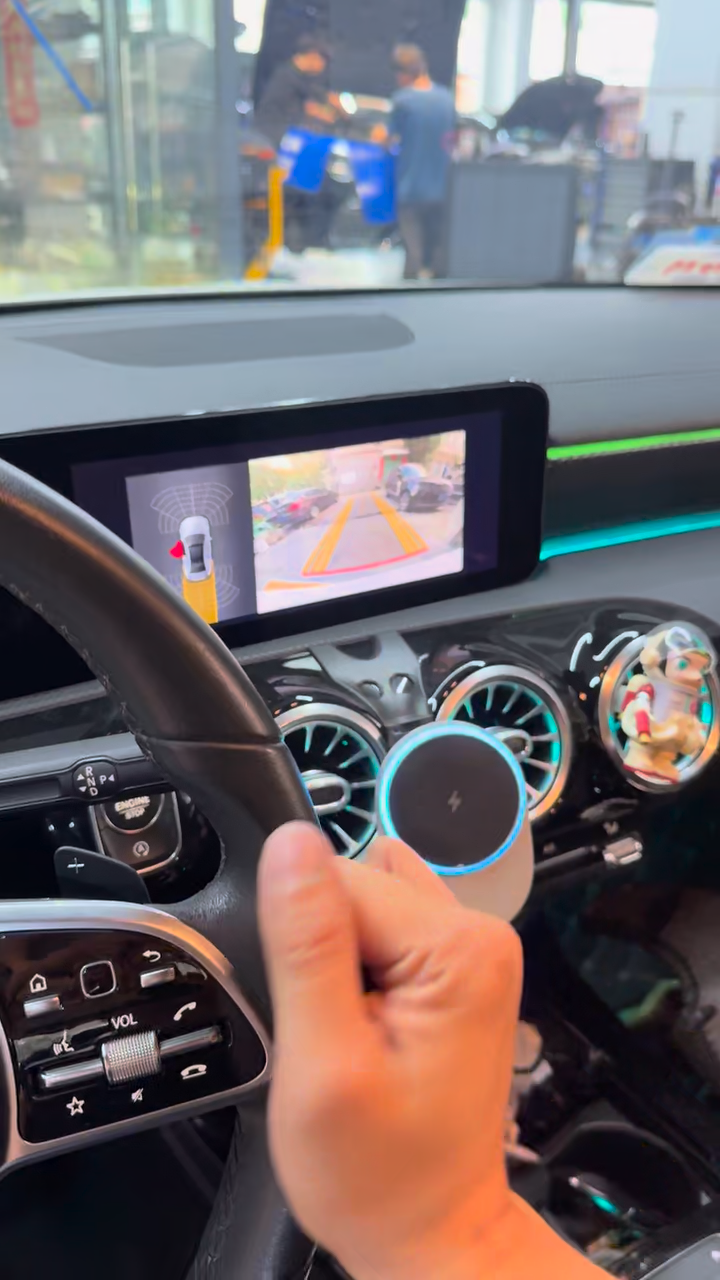 Mercedes A200 center display showing a stable reverse-camera image after module replacement and coding.