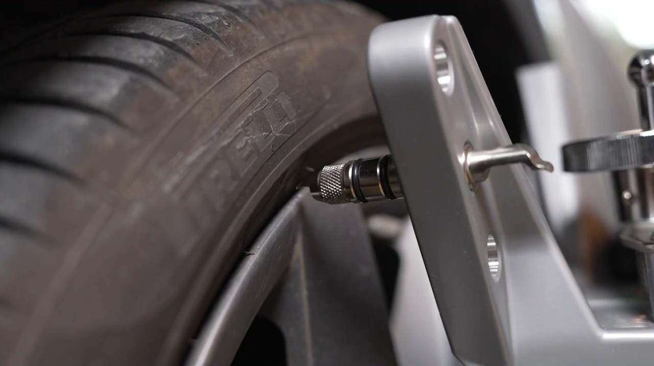 wheel clamp seated on the rim