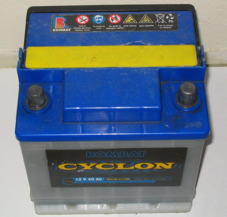 Automotive lead-acid starter battery