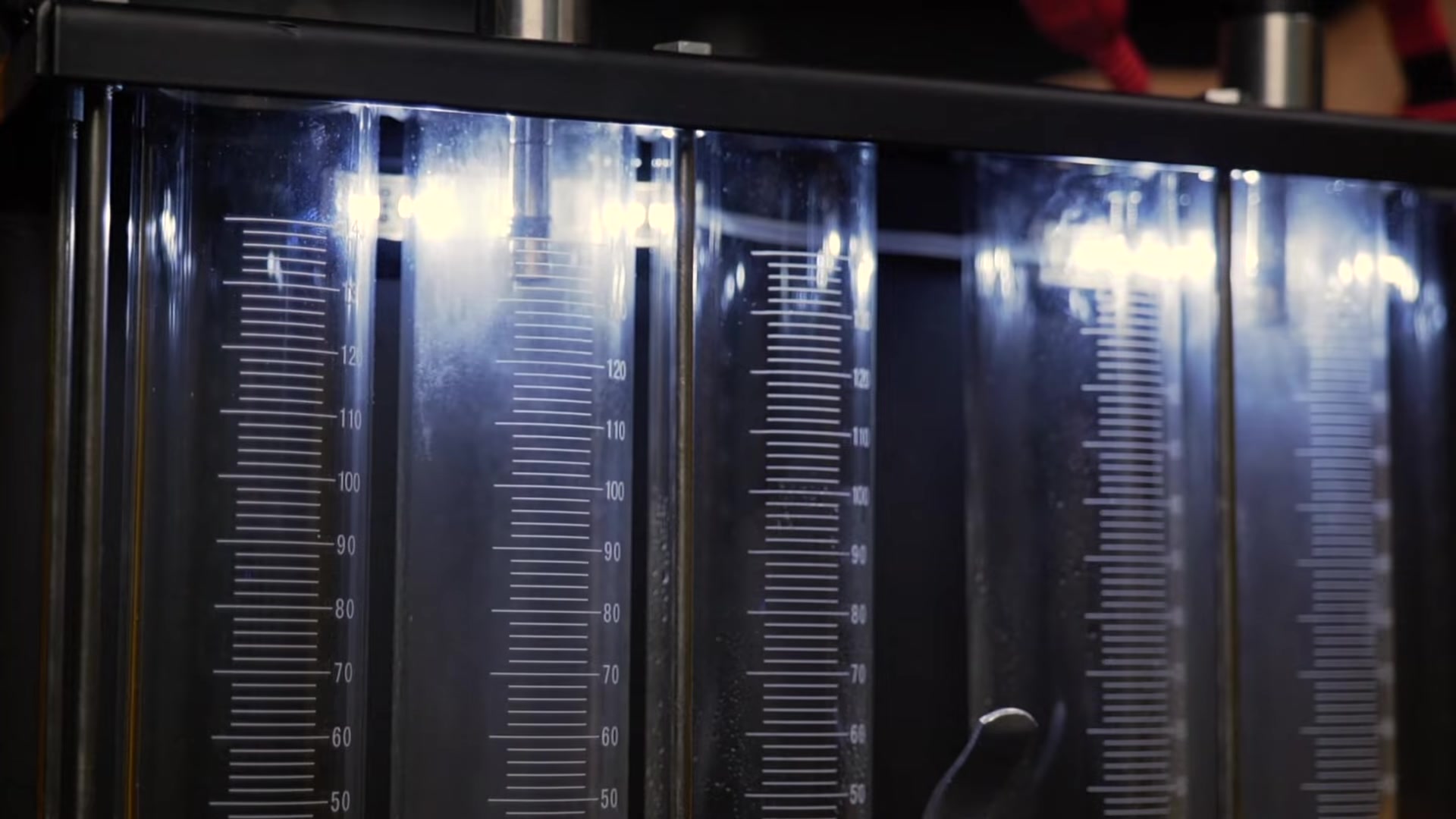 CT400 measuring cylinders during a matched injector spray comparison