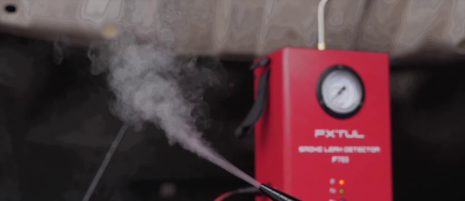 Visible smoke flowing from the FXTUL F703 nozzle before insertion into the test path