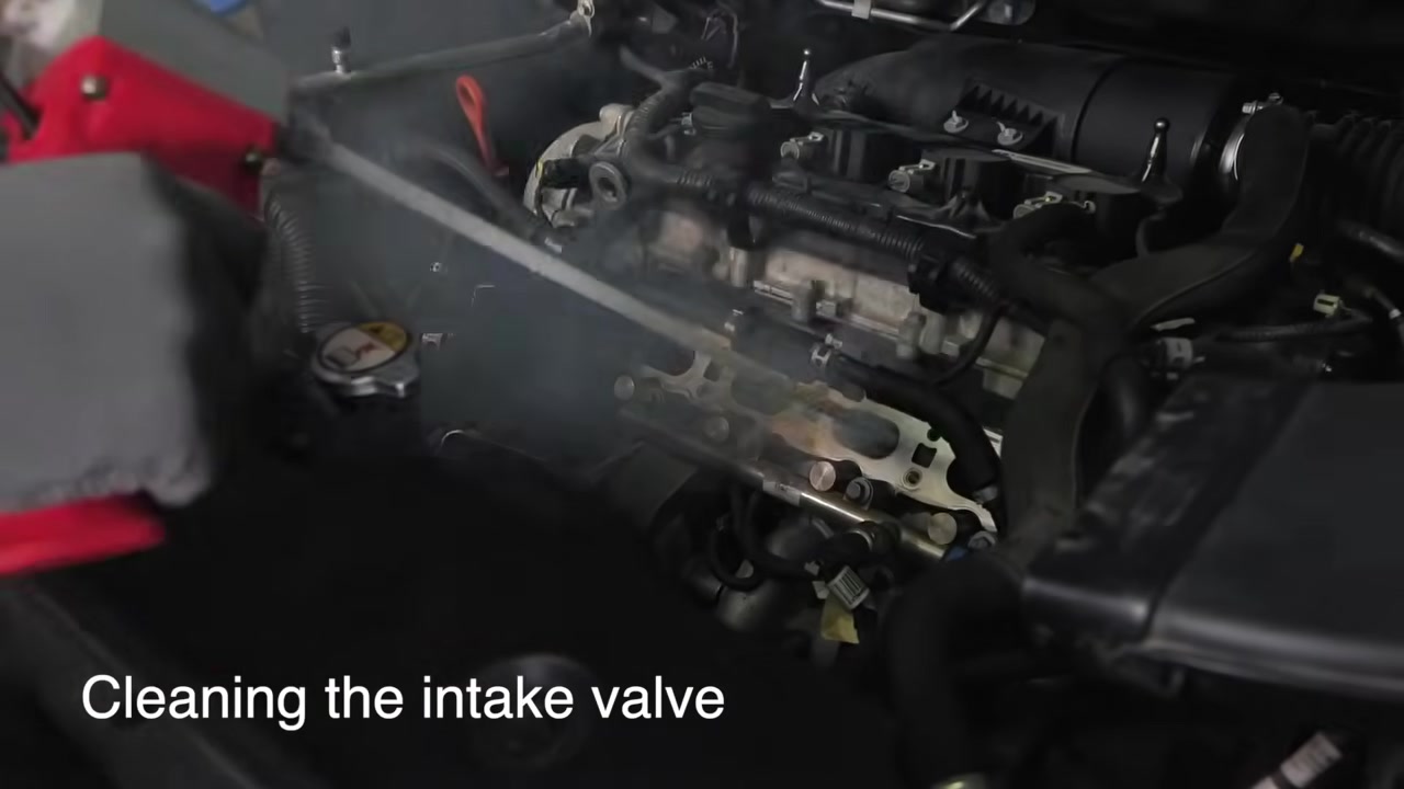 Exposed intake valves during AUTOOL HTS708 dry ice cleaning