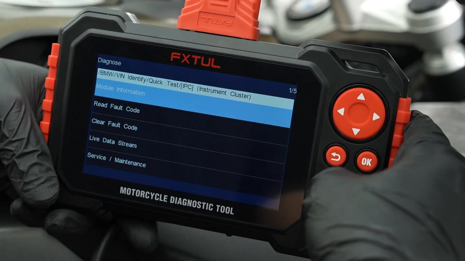 FXTUL M7 BMW instrument cluster diagnostic menu with Service and Maintenance option