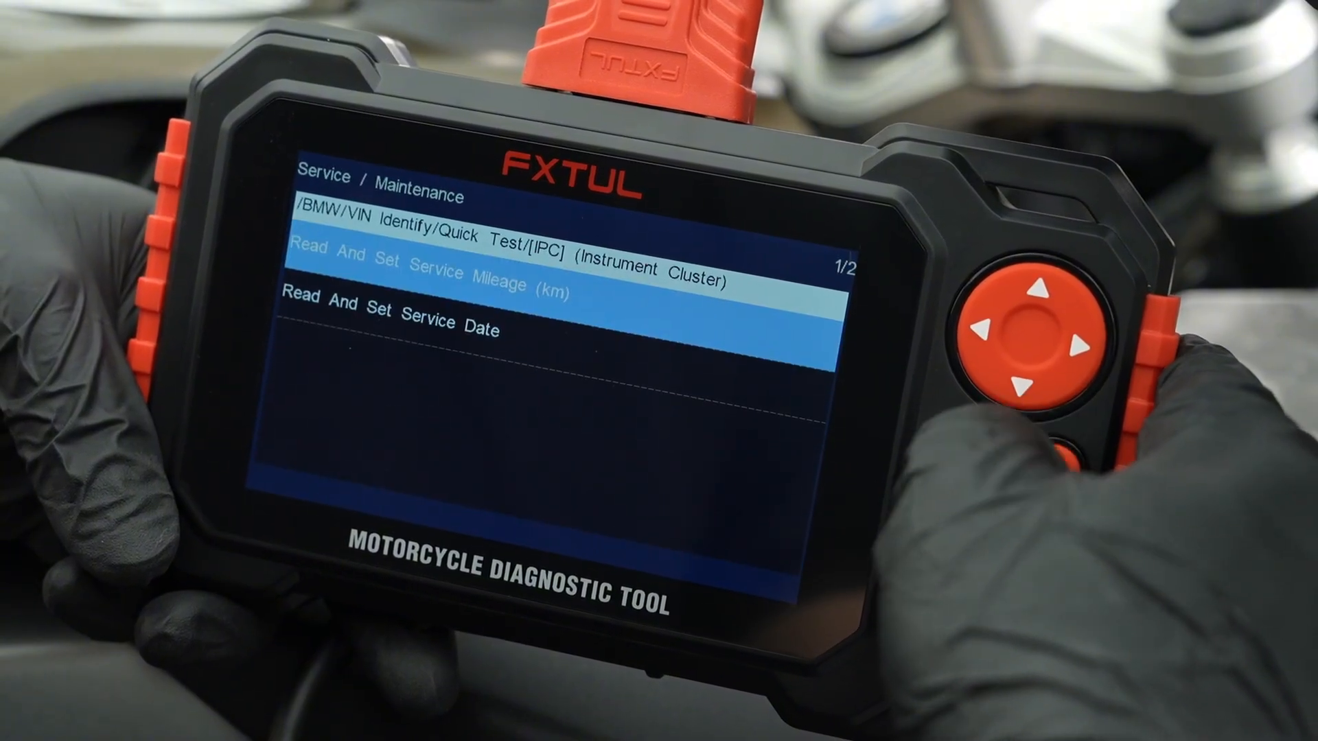 FXTUL M7 BMW Service Maintenance screen with service mileage and service date choices