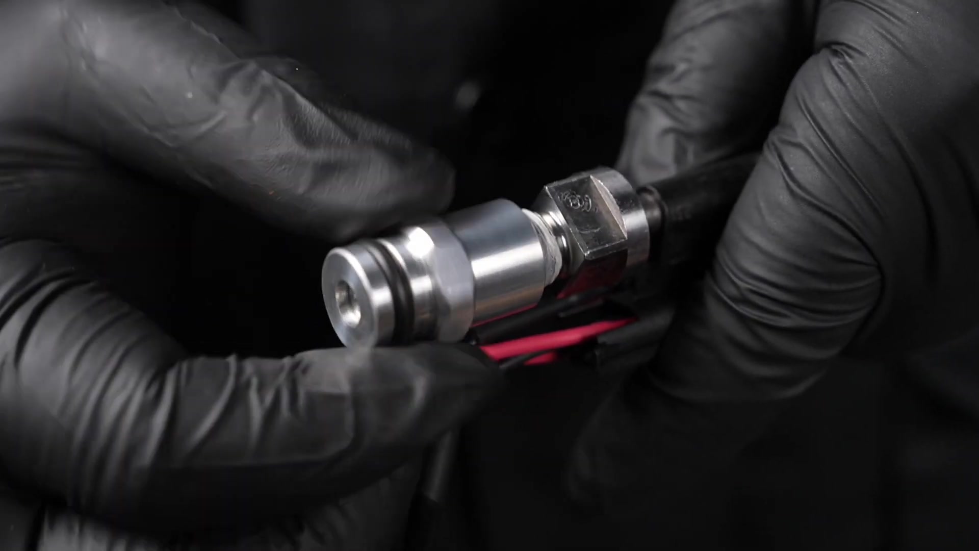 CT450 injector adapter being matched and fitted before rail installation
