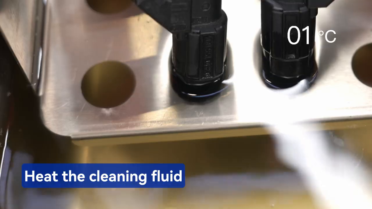 Cleaning fluid being heated in the MRCARTOOL V308 ultrasonic tank.