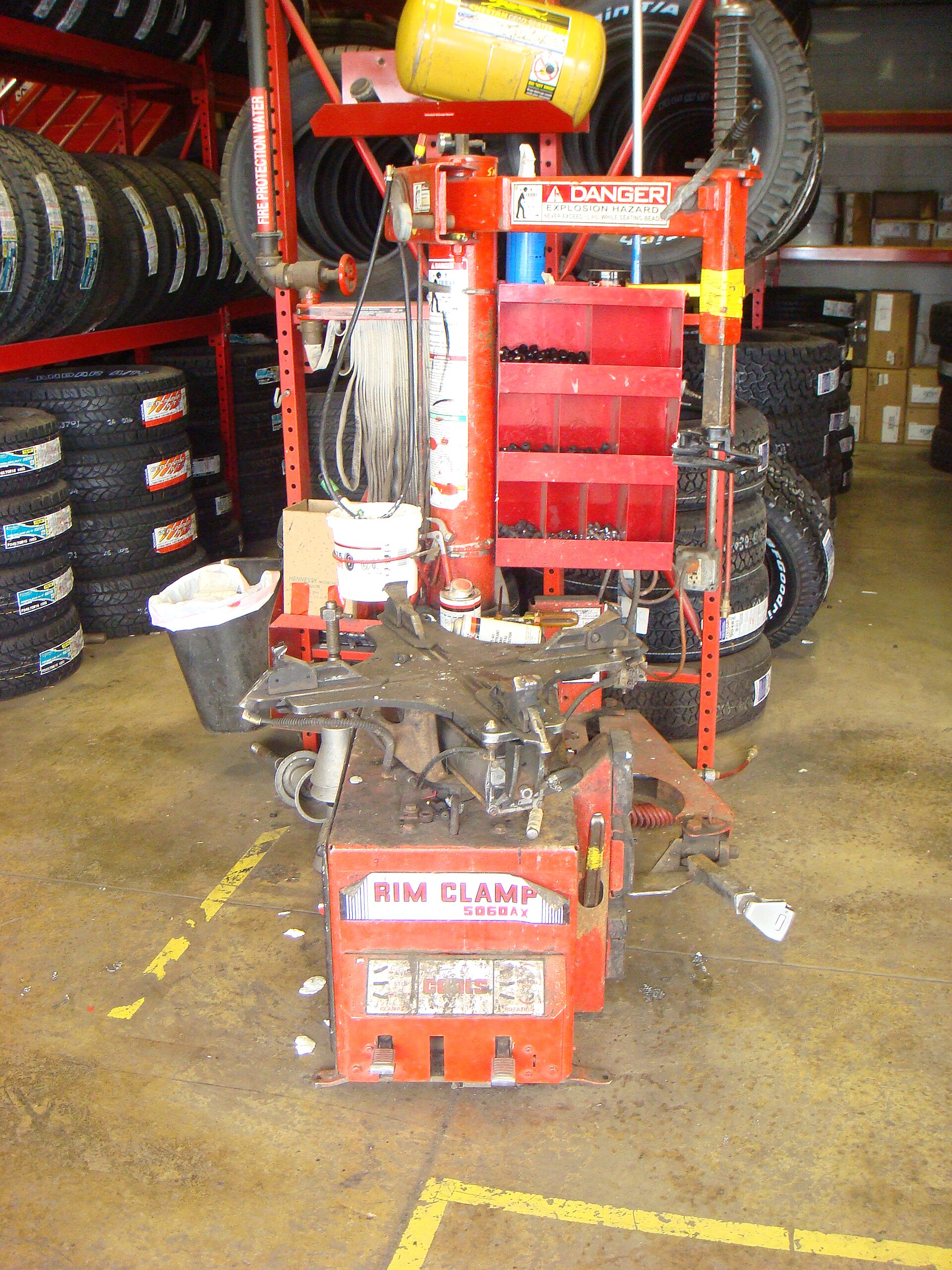 Tire Changer Guide: How to Remove and Install Tires Without Damaging the Wheel