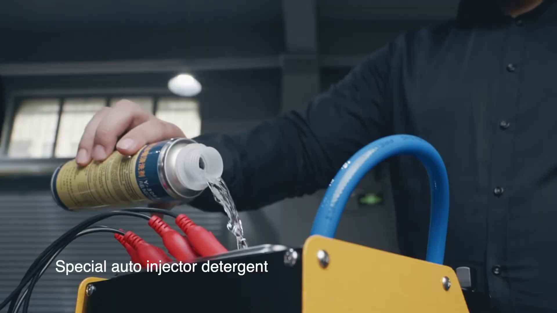 Approved injector cleaning liquid being added to the CT150 ultrasonic tank